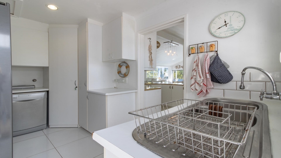 4 Bedroom Property for Sale in Grotto Bay Western Cape